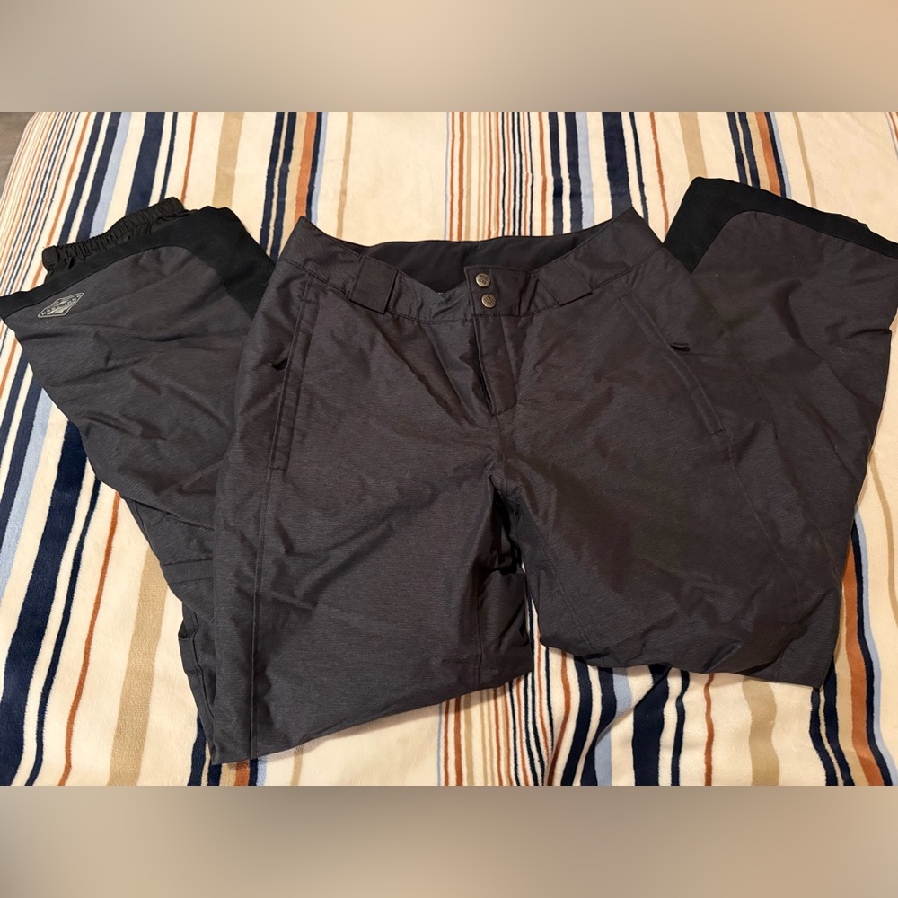 Columbia Snow Pants
Women’s size M Regular
Omni-heat interior
No holes or rips!
